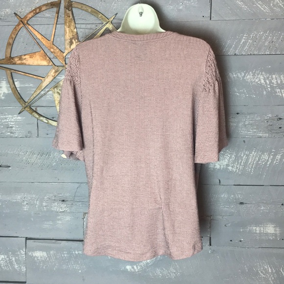 New adorable Bobeau top - Picture 6 of 6